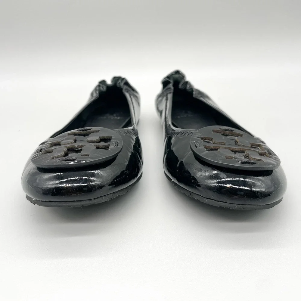 Tory Burch Reva Black Patent Leather Scrunch Ballet Flats Logo Medallion 8.5M